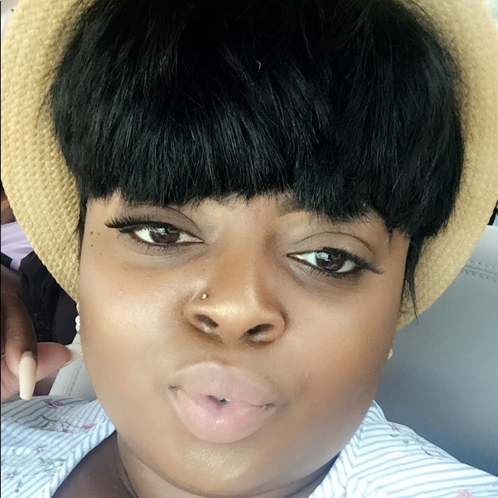 Meet your Posher, Devonna